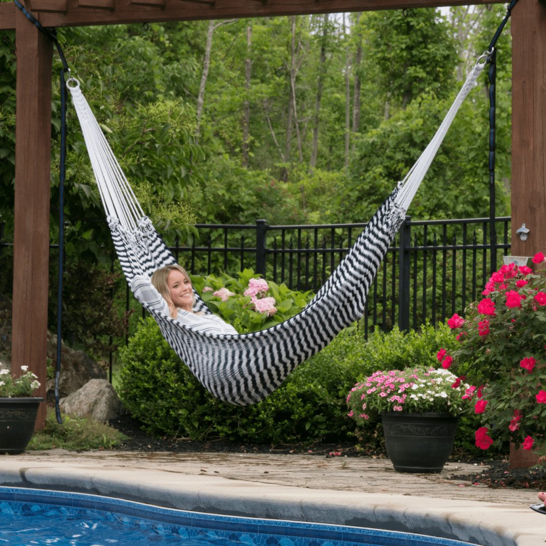 A Traditional Hammock (Navy & White) - A Horizon Dawn
