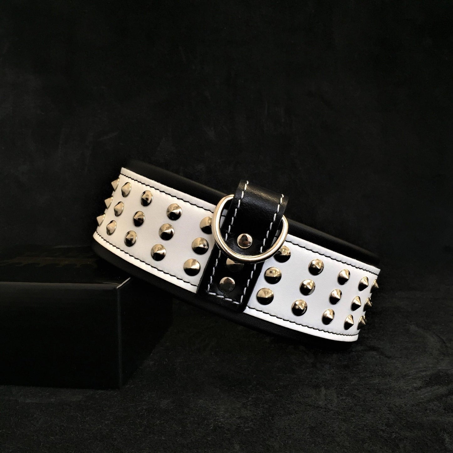 Bestia "Star" Dog Collar | Handcrafted European Leather | Signature Design - A Horizon Dawn
